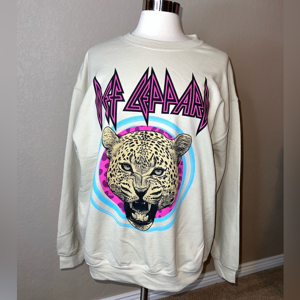 Def Leppard crew neck large NEW